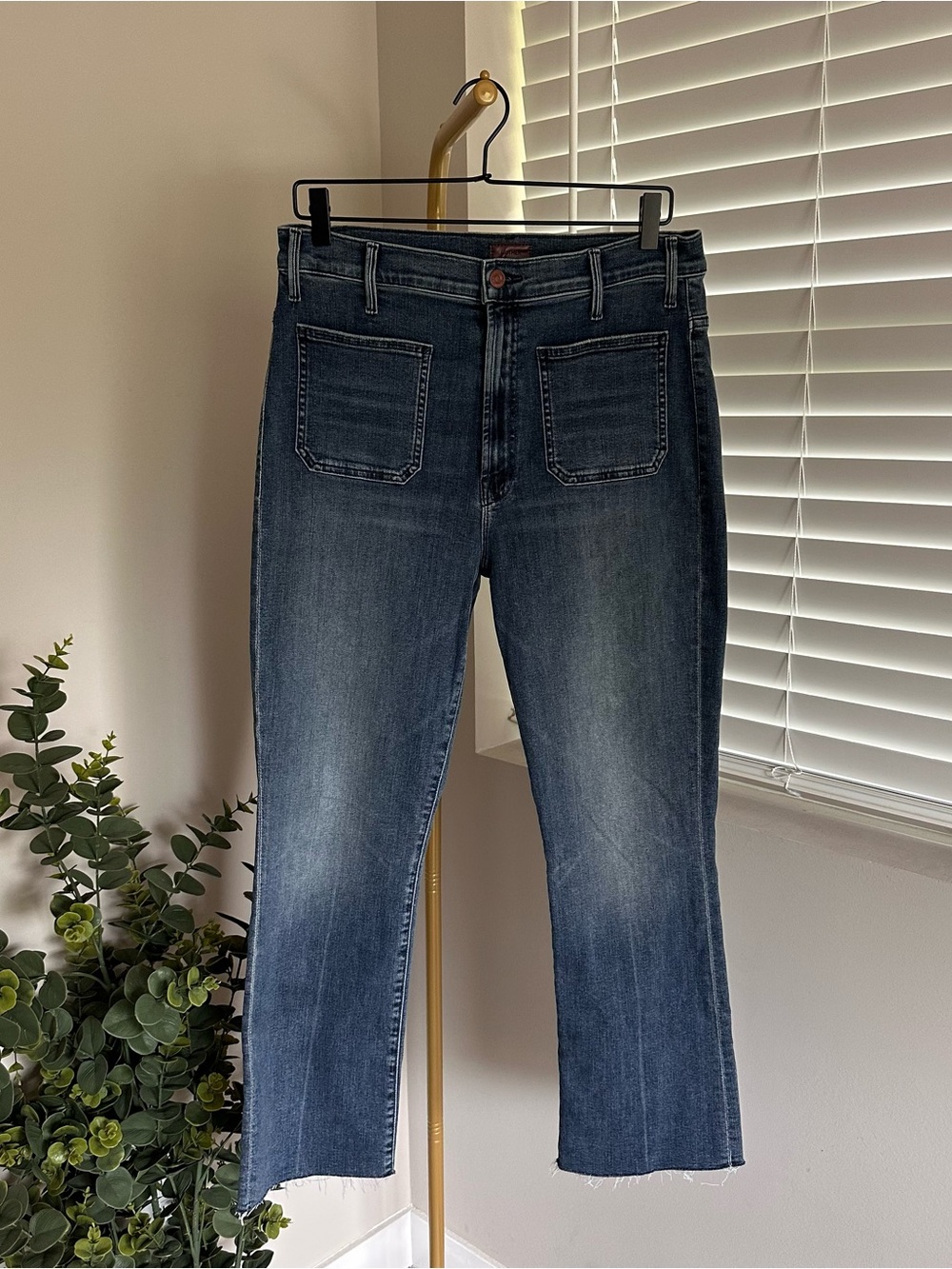 MOTHER Hustler Patch Pocket Ankle Fray 32